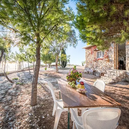 Holiday home Lithahiro Stone House